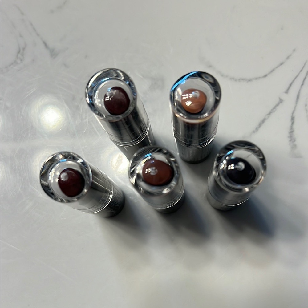 Set of Five Lipsticks in Assorted Shades. Wet and wild